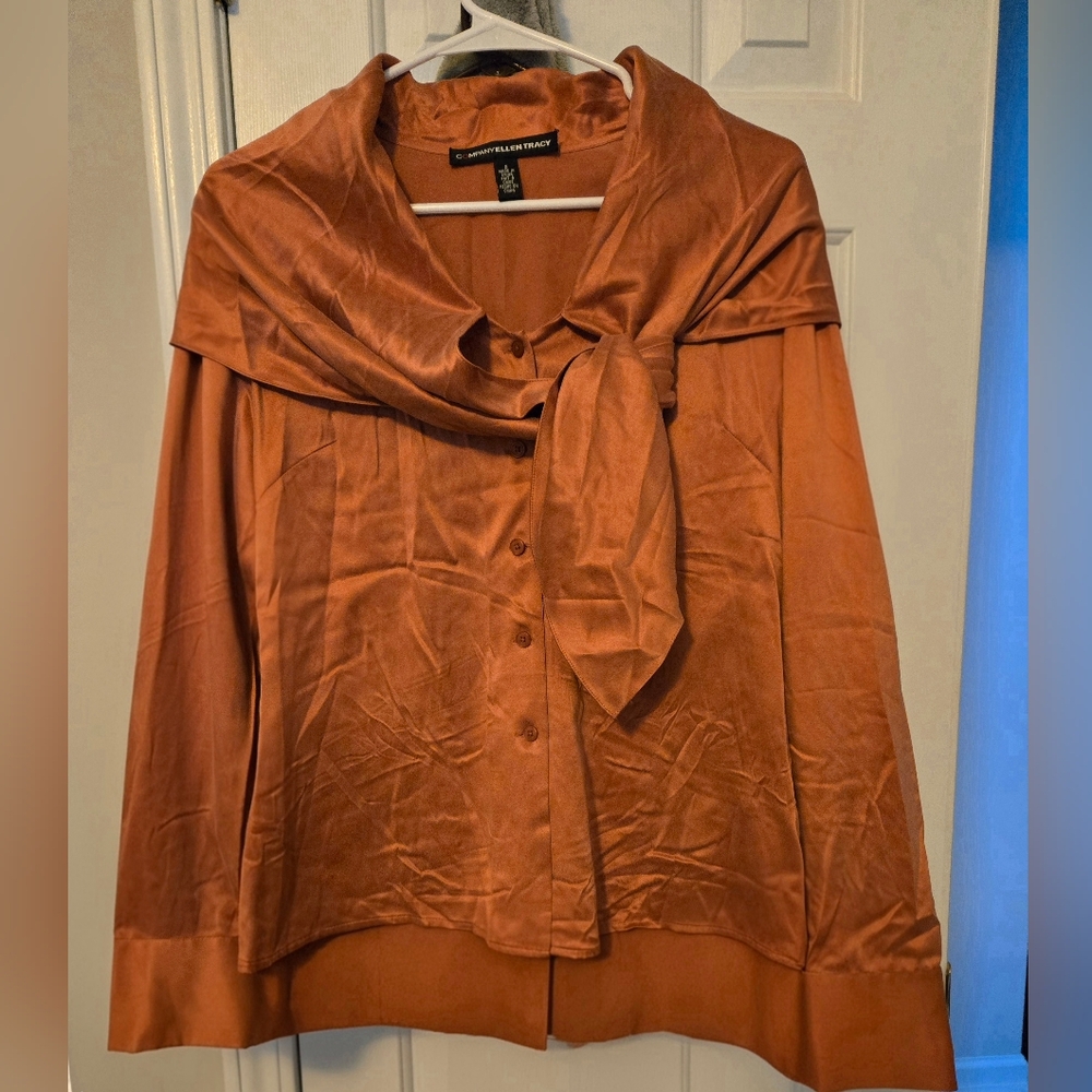 Company Ellen Tracy Silk Scarf Collar Blouse Burnt Orange Classic Women’s Size 8